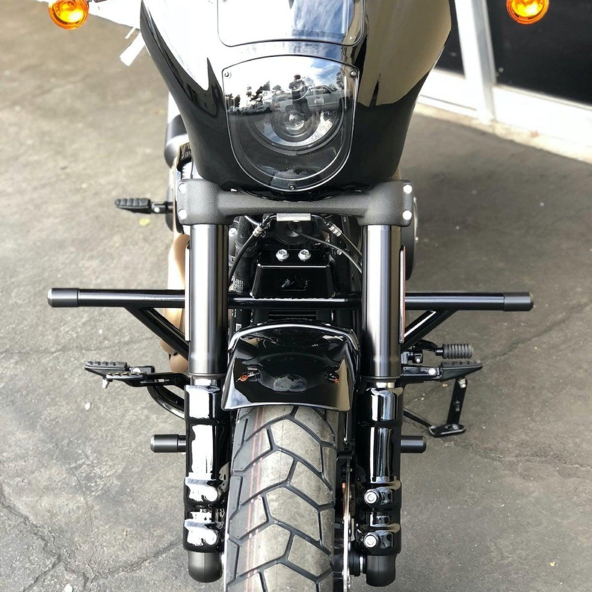 パーツ BungKing Highway Peg 2 Step Crash Bar Bung King Highway Peg 2-Step Crash Bar 2018-2021 Softail - Rogue
